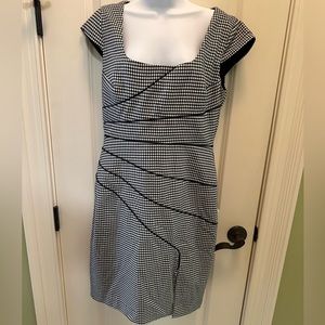 Maternity dress - A Pea in the Pod, size L.